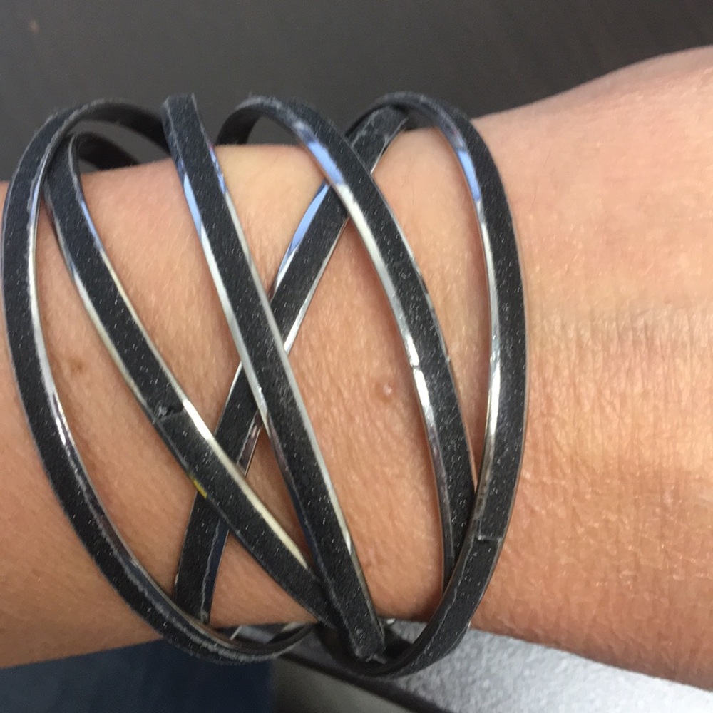 Black bangle bracelet - Picture 2 of 2